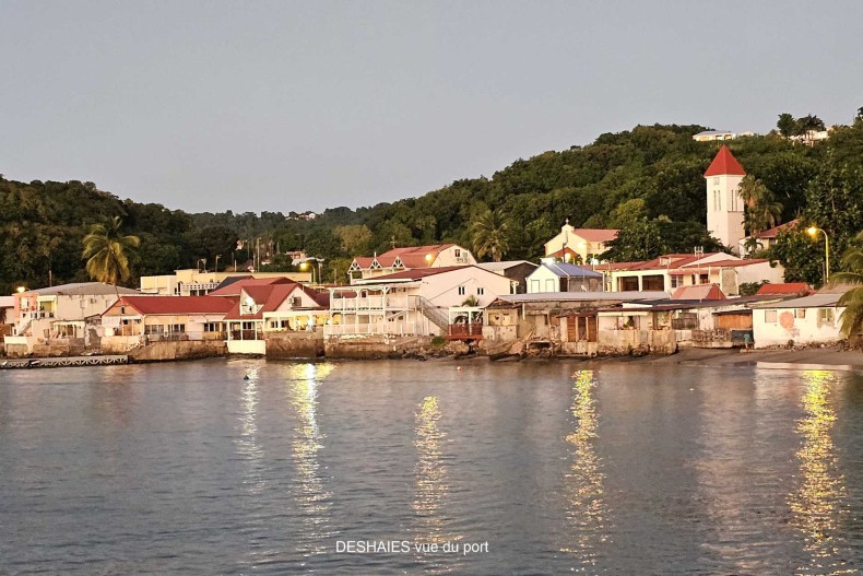 Villa Blue Horizon 18704_Deshaies vue du port.jpg